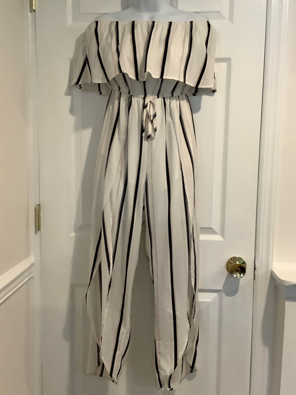 HERS & MINE White Striped Ruffle Split Leg Strapless Coastal Summer Jumpsuit M